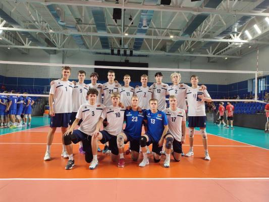 Парни U18 уверено обыграли сборную России-2