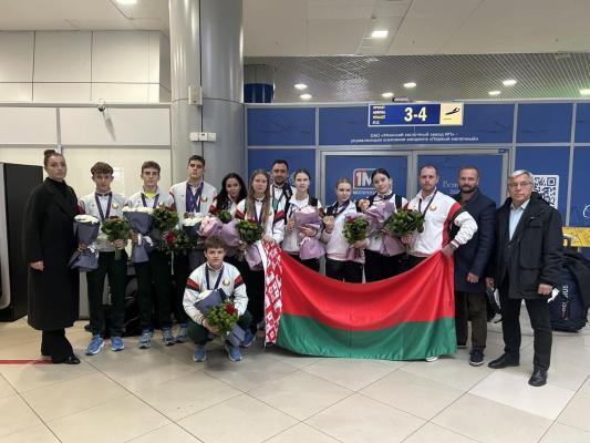 🏸 Команда по бадминтону вернулась из Азербайджана с III Игр стран СНГ